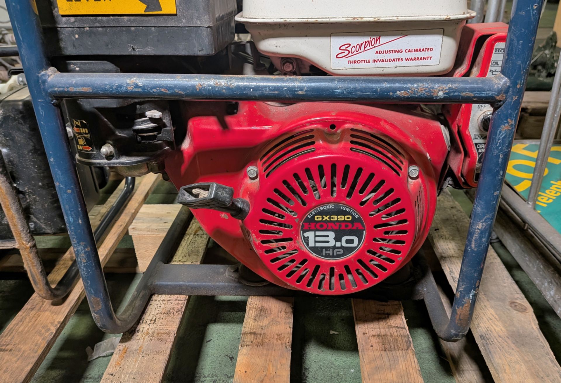 Honda GX390 13.0 petrol powered portable generator - output: 240V - L 720 x W 500 x H 520mm - Image 7 of 7