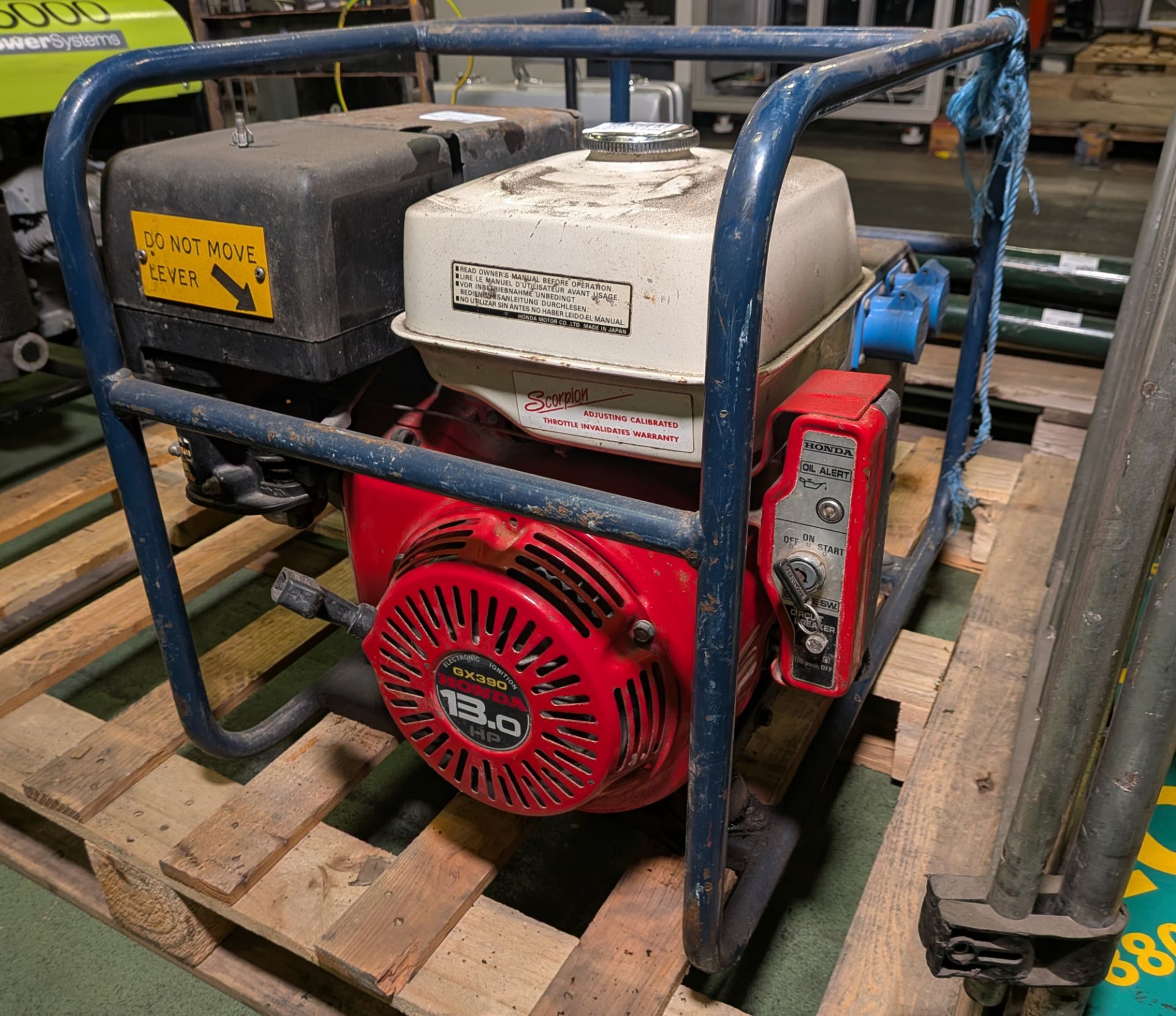 Honda GX390 13.0 petrol powered portable generator - output: 240V - L 720 x W 500 x H 520mm - Image 3 of 7