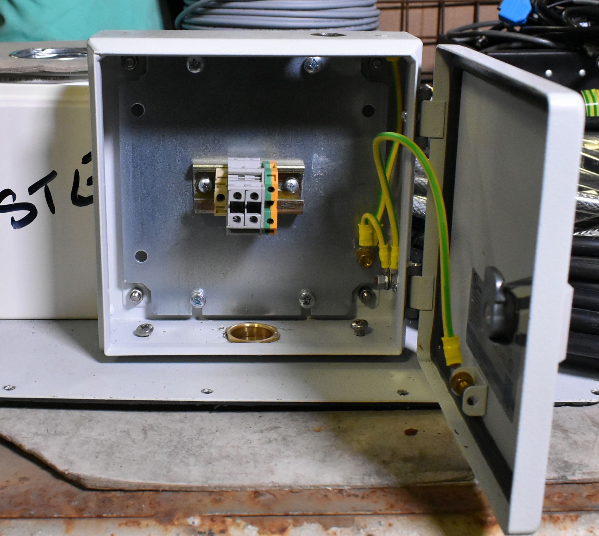 CVT ltd Temperature Programmed Desorption unit - manufactured in 2009 - full details in the desc. - Image 32 of 68