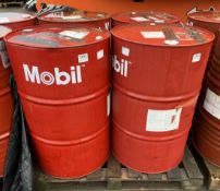 4x drums of Mobil DTE Medium High performance circulating oil - 208L