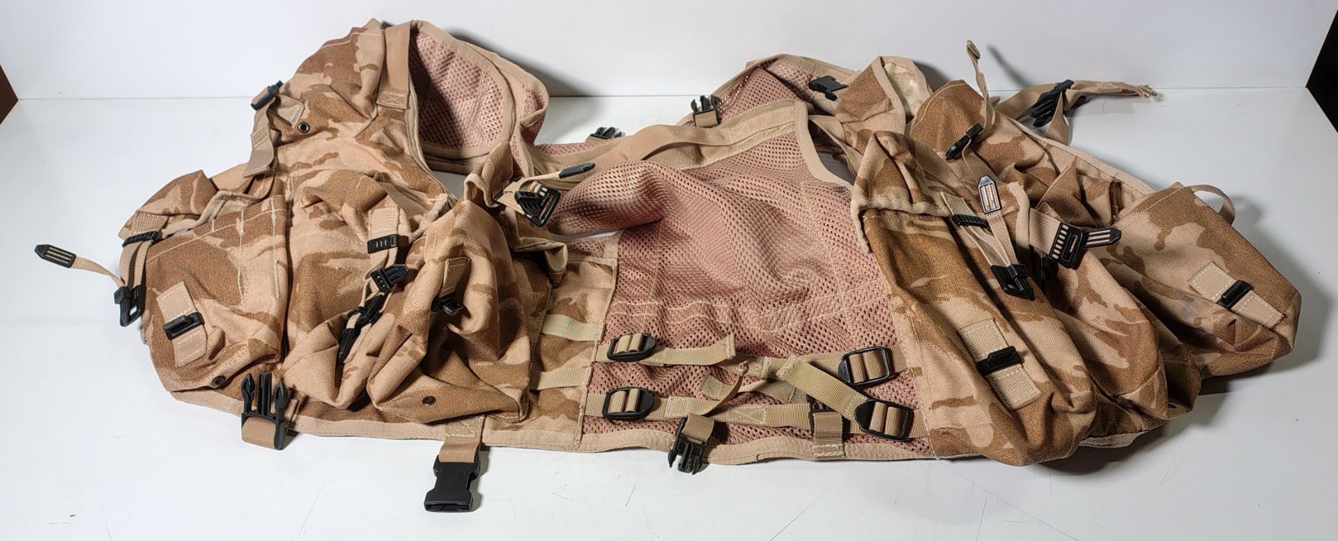 Various types of ex-military desert accessories - 154kg – may require repair/be incomplete - Image 9 of 15
