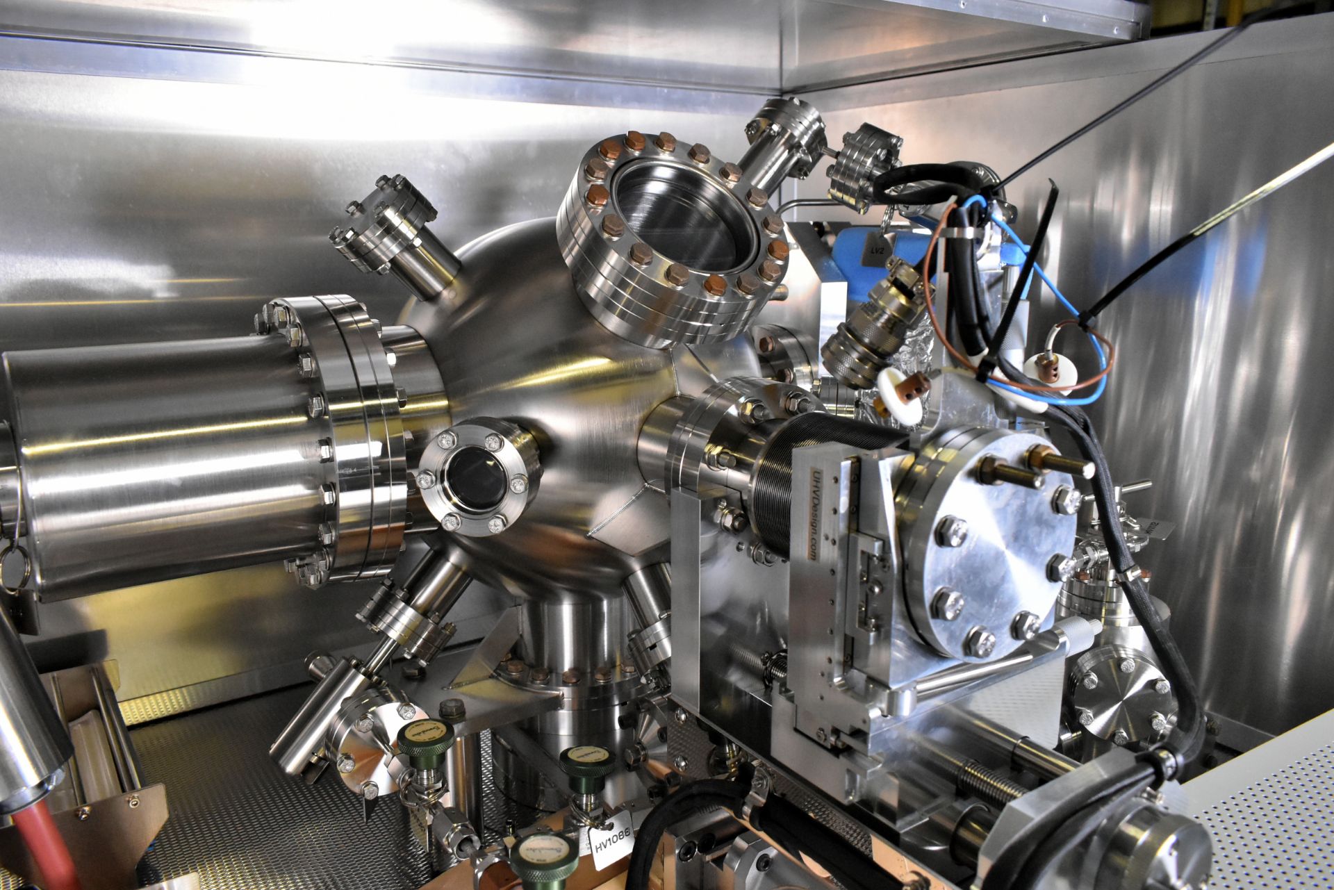 CVT ltd Temperature Programmed Desorption unit - manufactured in 2009 - full details in the desc. - Image 4 of 68