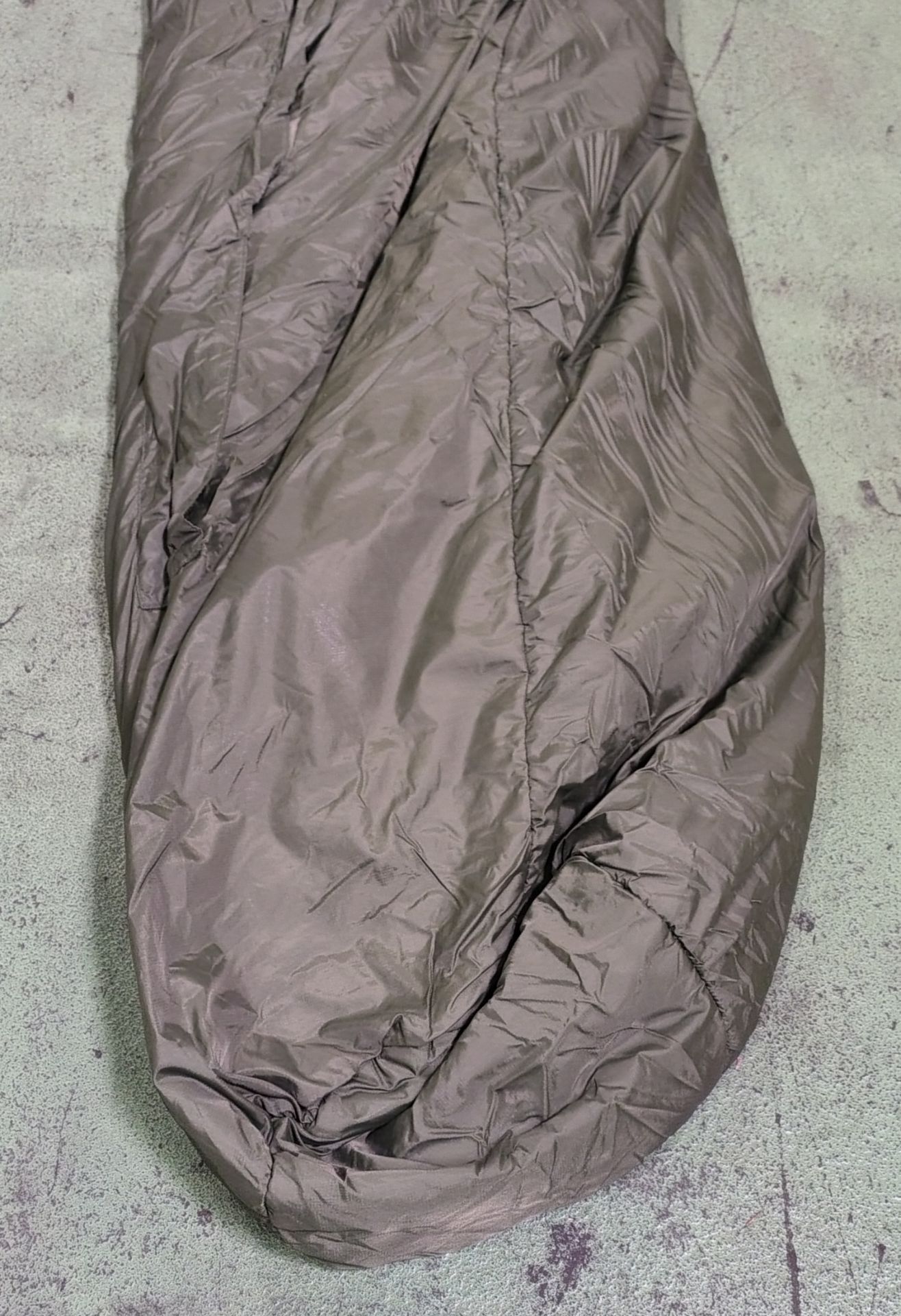 30x Medium weight sleeping bags - various types - may include arctic - Image 3 of 8
