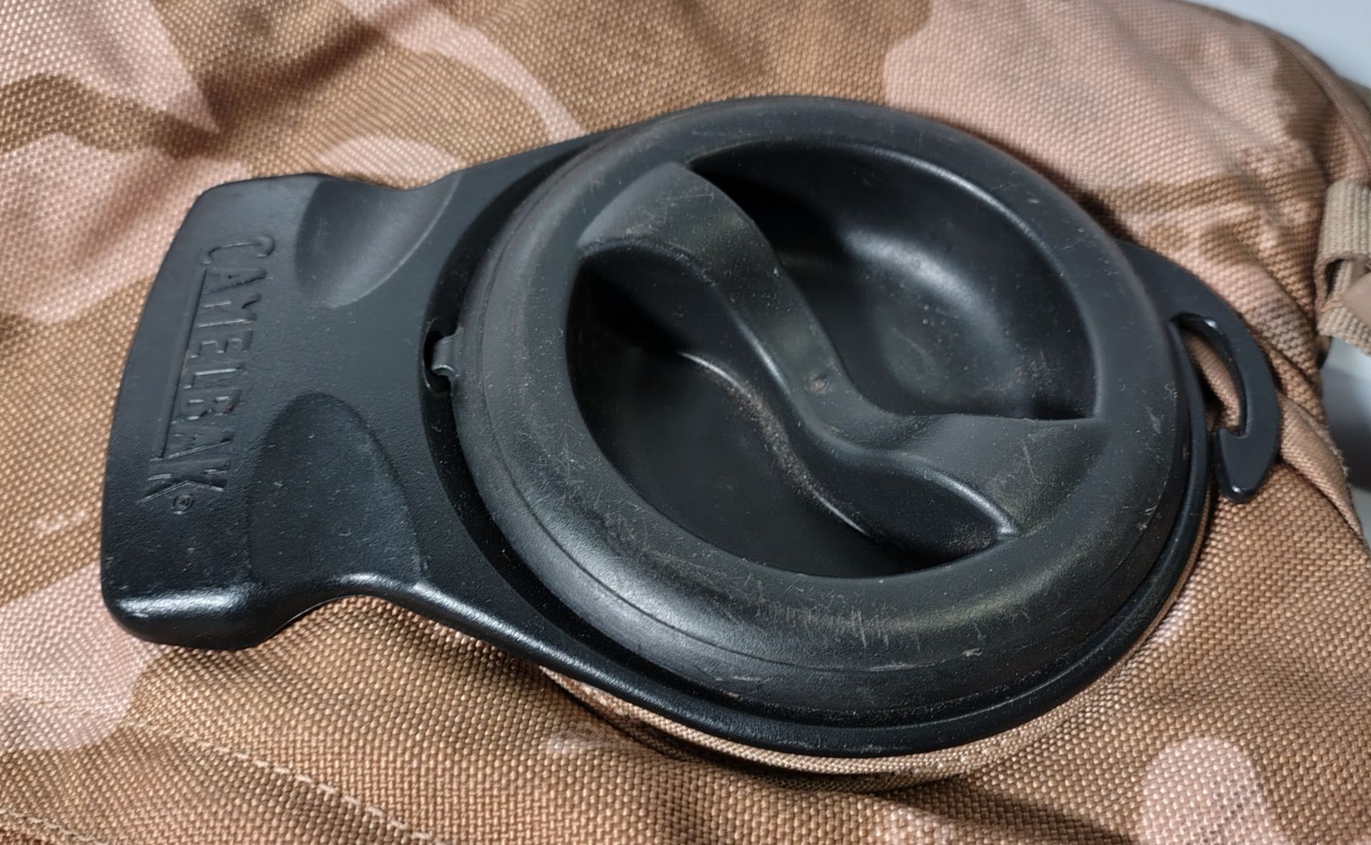 Various types of ex-military desert accessories - 154kg – may require repair/be incomplete - Image 13 of 15