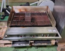 Bonnet stainless steel gas chargrill - W 930 x D 930 x H 530mm - 115kg