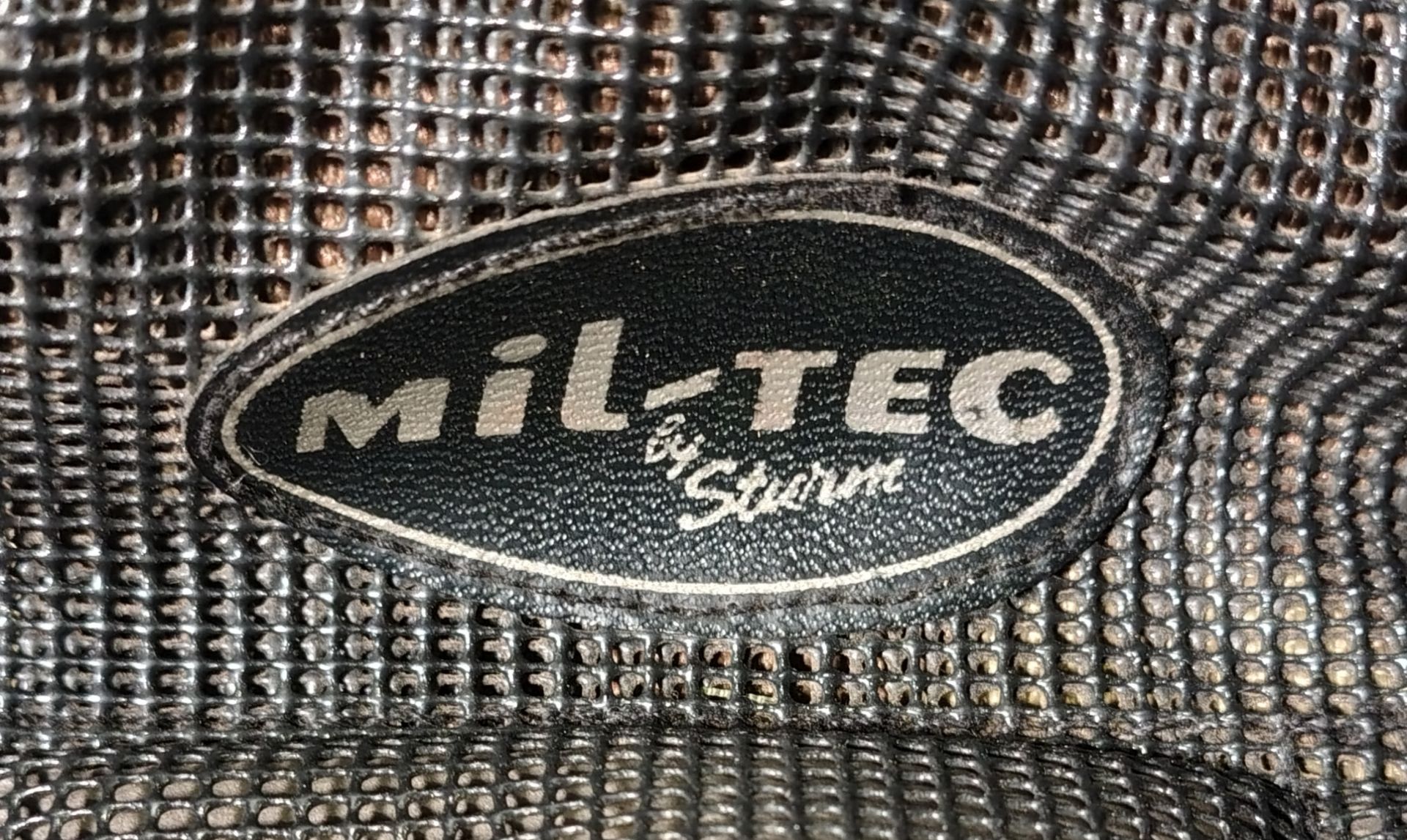 Various types of ex-military DPM accessories - 150kg – may require repair/be incomplete - Image 17 of 18