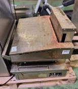 Lincat OE8306 stainless steel electric salamander grill - W 600 x D 490 x H 490mm - 62kg