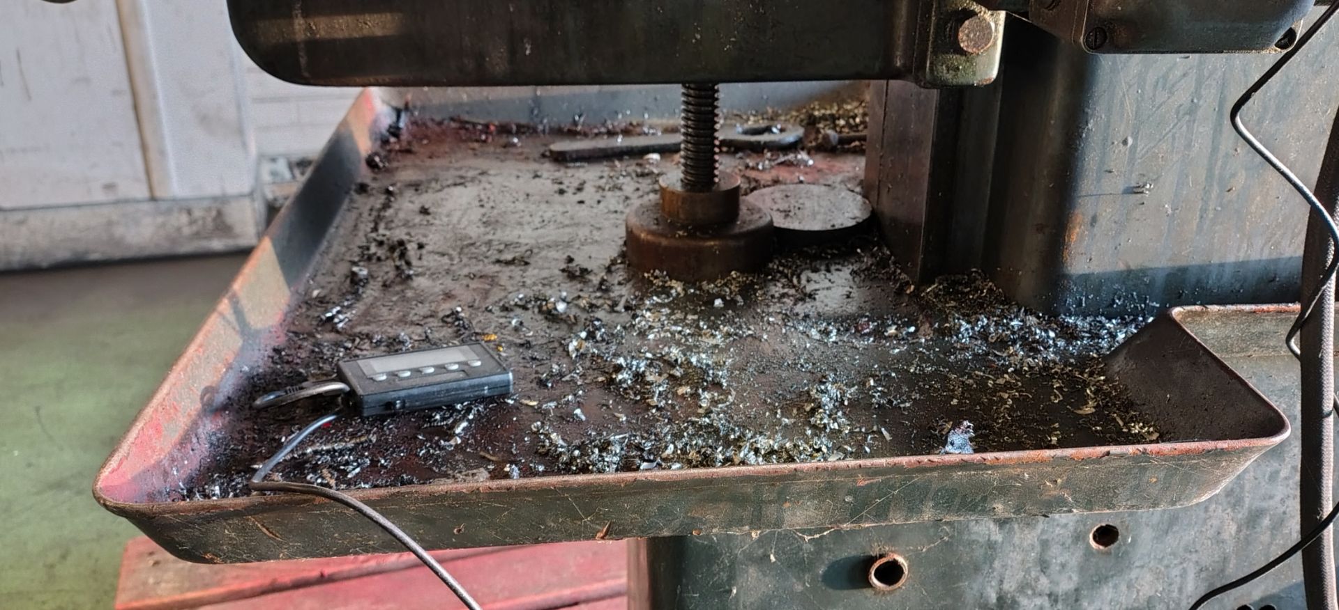 Regiva horizontal & vertical milling machine - 415V - This has been tested and does power up (inform - Image 7 of 16