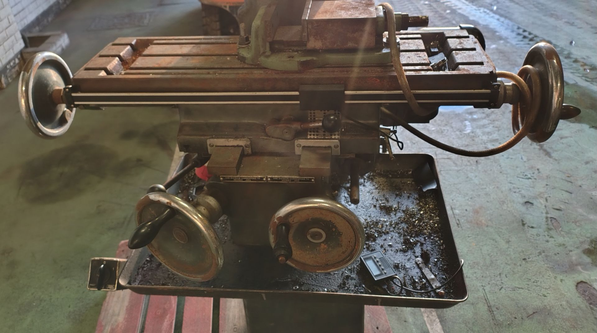 Regiva horizontal & vertical milling machine - 415V - This has been tested and does power up (inform - Image 9 of 16
