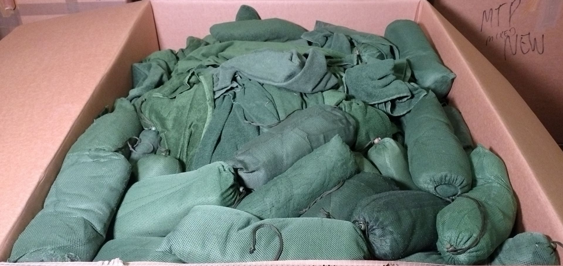 300x British Army combat towels - mixed types and mixed sizes - Image 13 of 13