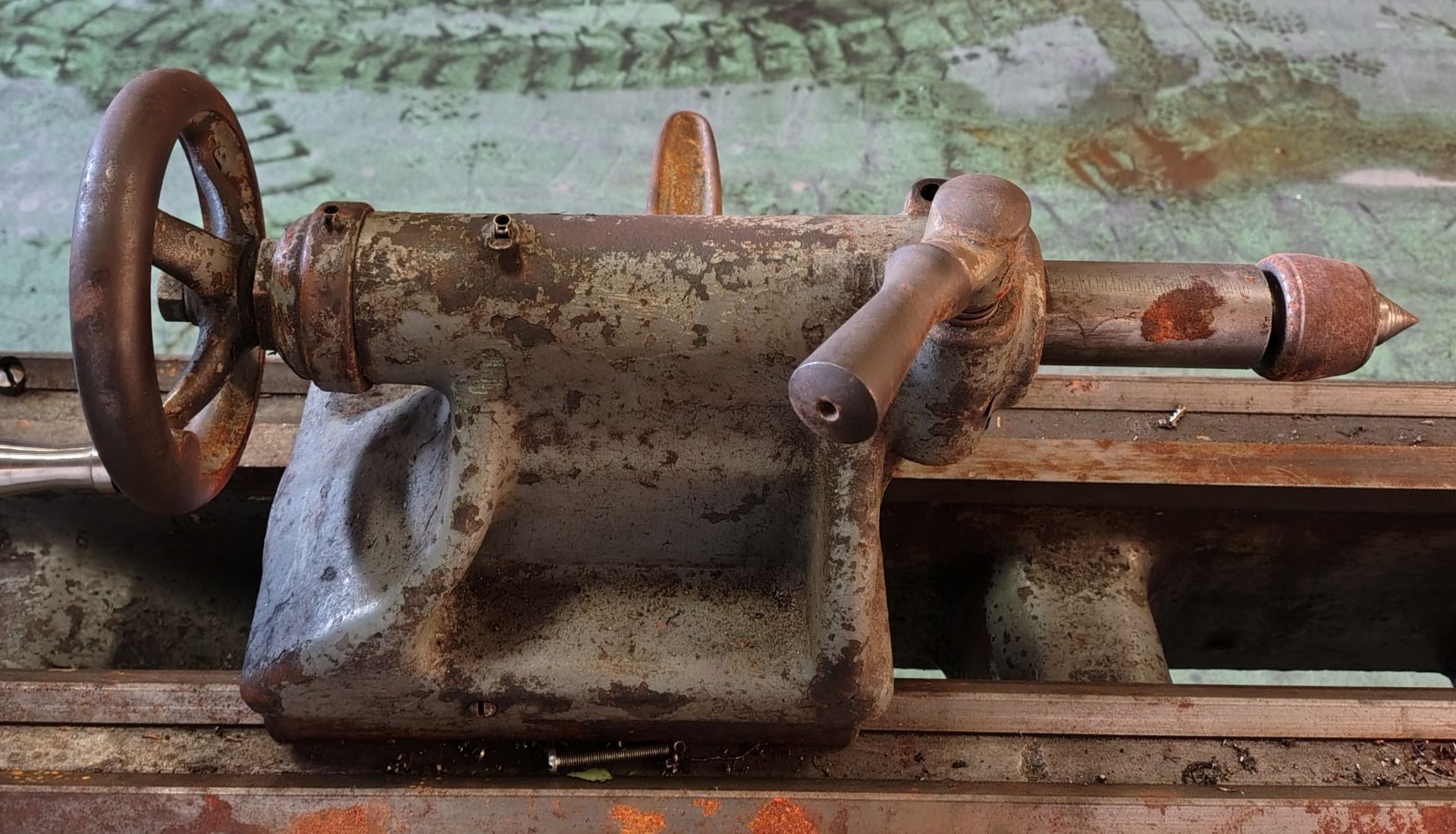 South bend lathe - 415V - this has been tested and does power up - L 2350 x D 600 x H 1250mm - Image 17 of 19