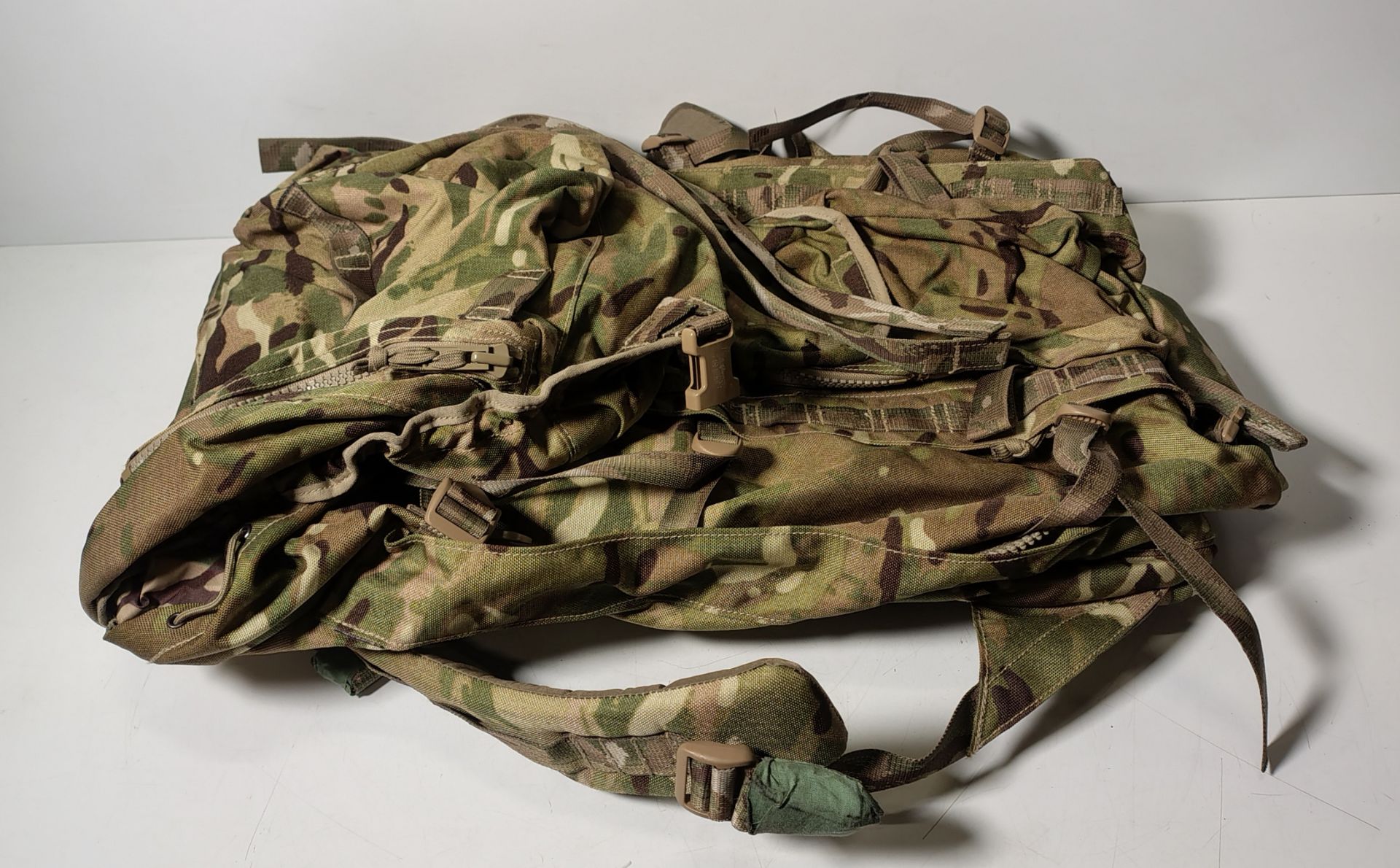 12x British Army DPM long convoluted rucksacks - Image 5 of 10