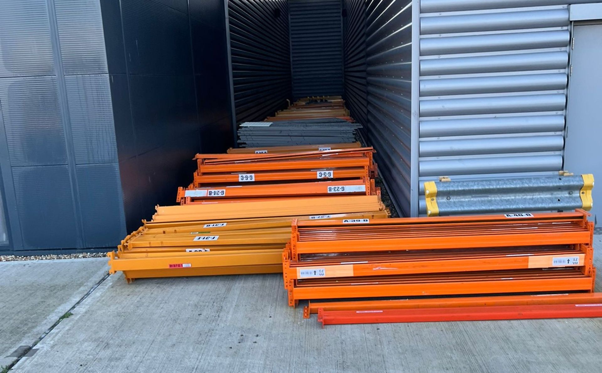 Racking assembly - uprights, beams and shelving - approx. 20T - Image 5 of 6