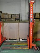 BT Lifters BT SV 800 H/1 1765lb/800kg hydraulic stacker - W 820 x D 1470 x H 1915mm