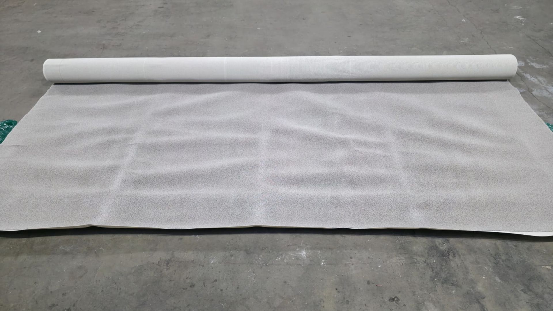 Ulster carpet - light grey with darker grey speckles - approx dimensions: L 6000 x W 4570mm - Image 3 of 9