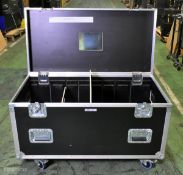 5 Star flight case - case dimensions: L 1170 x W 600 x H 740mm