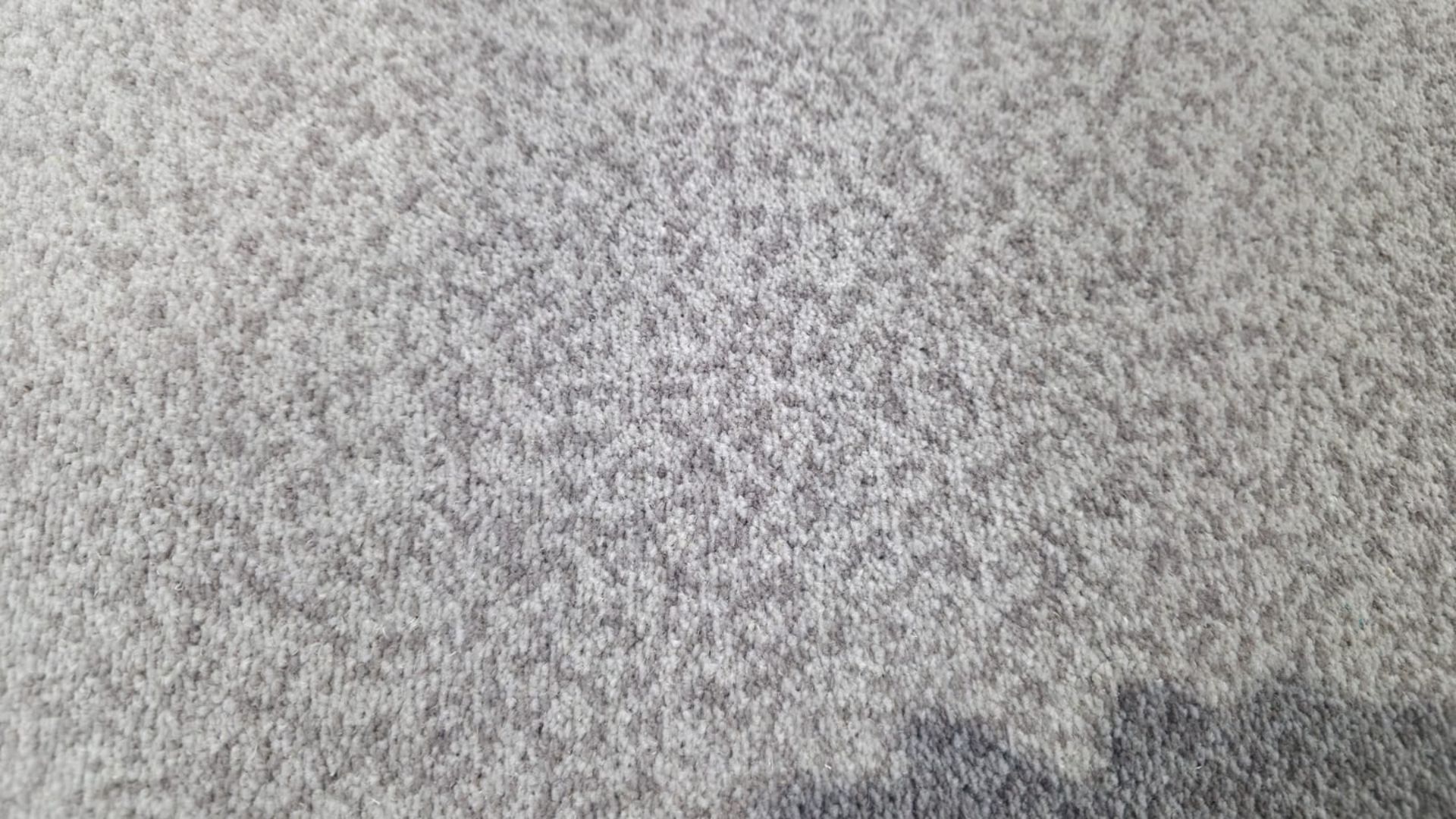 Ulster carpet - light grey with darker grey speckles - approx dimensions: L 6000 x W 4570mm - Image 5 of 9