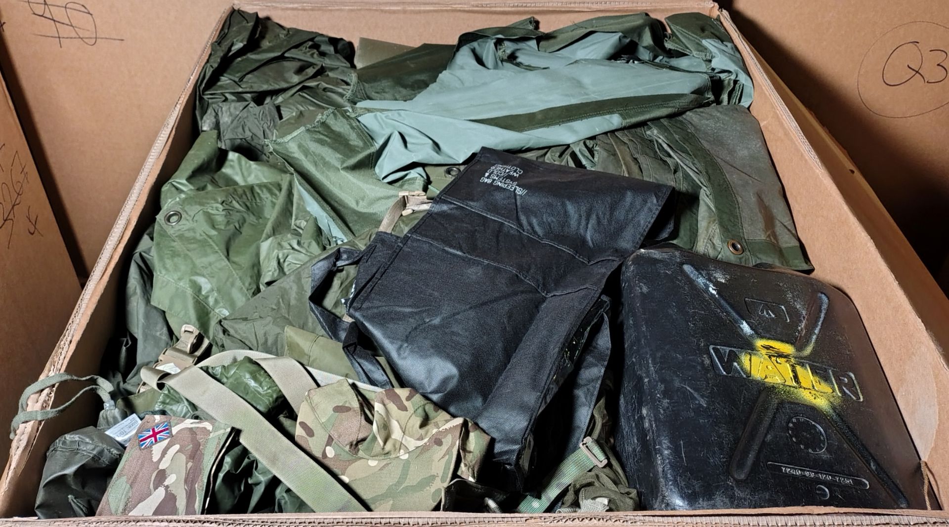 Various types of ex-military hardware and accessories - 120kg – may require repair/be incomplete - Image 17 of 18