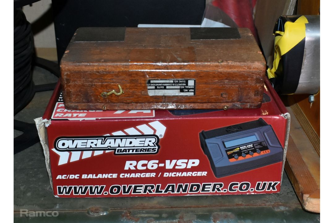 Mixed goods inc. storage containers, mop handles & catering parts - full details in the description - Image 9 of 12