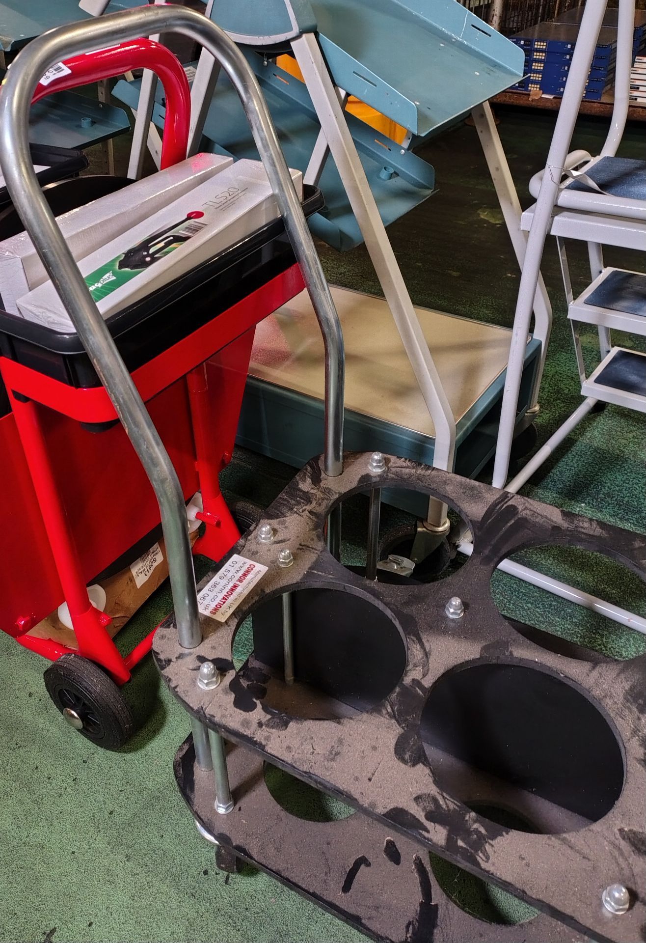 Connor Innovations medical and laboratory gas bottles trolley - W 1220 x D 490 x H 970mm - Image 3 of 4