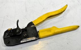 AMP 656 075-1 AWG 30-20 ( 0.05mm² - 0.056mm² ) hand crimp tool