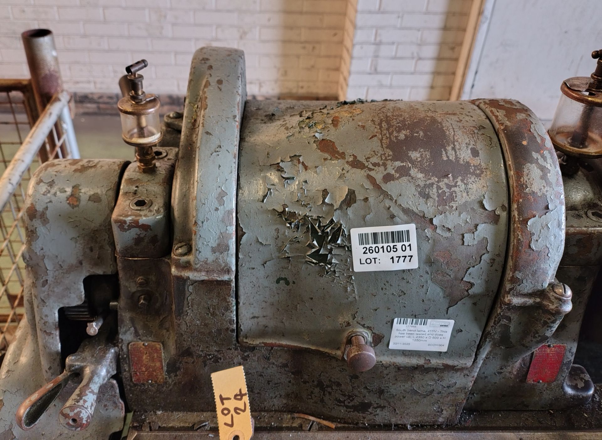 South bend lathe - 415V - this has been tested and does power up - L 2350 x D 600 x H 1250mm - Image 6 of 19