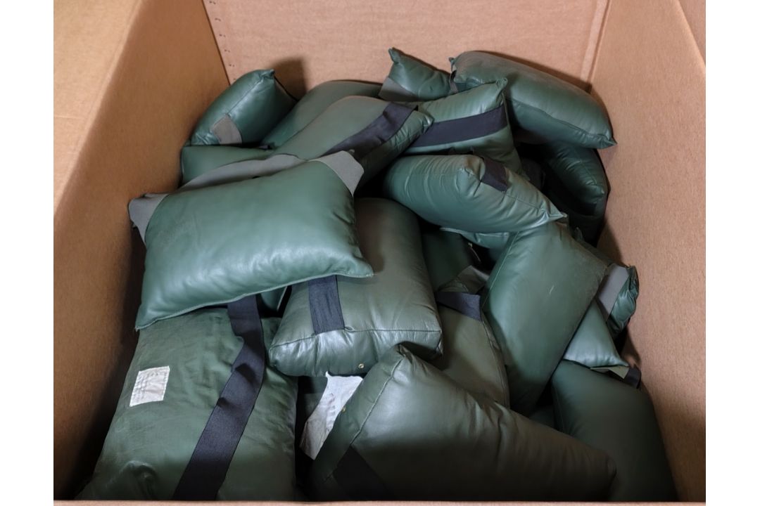 52x British forces olive bed pillows - Image 11 of 11