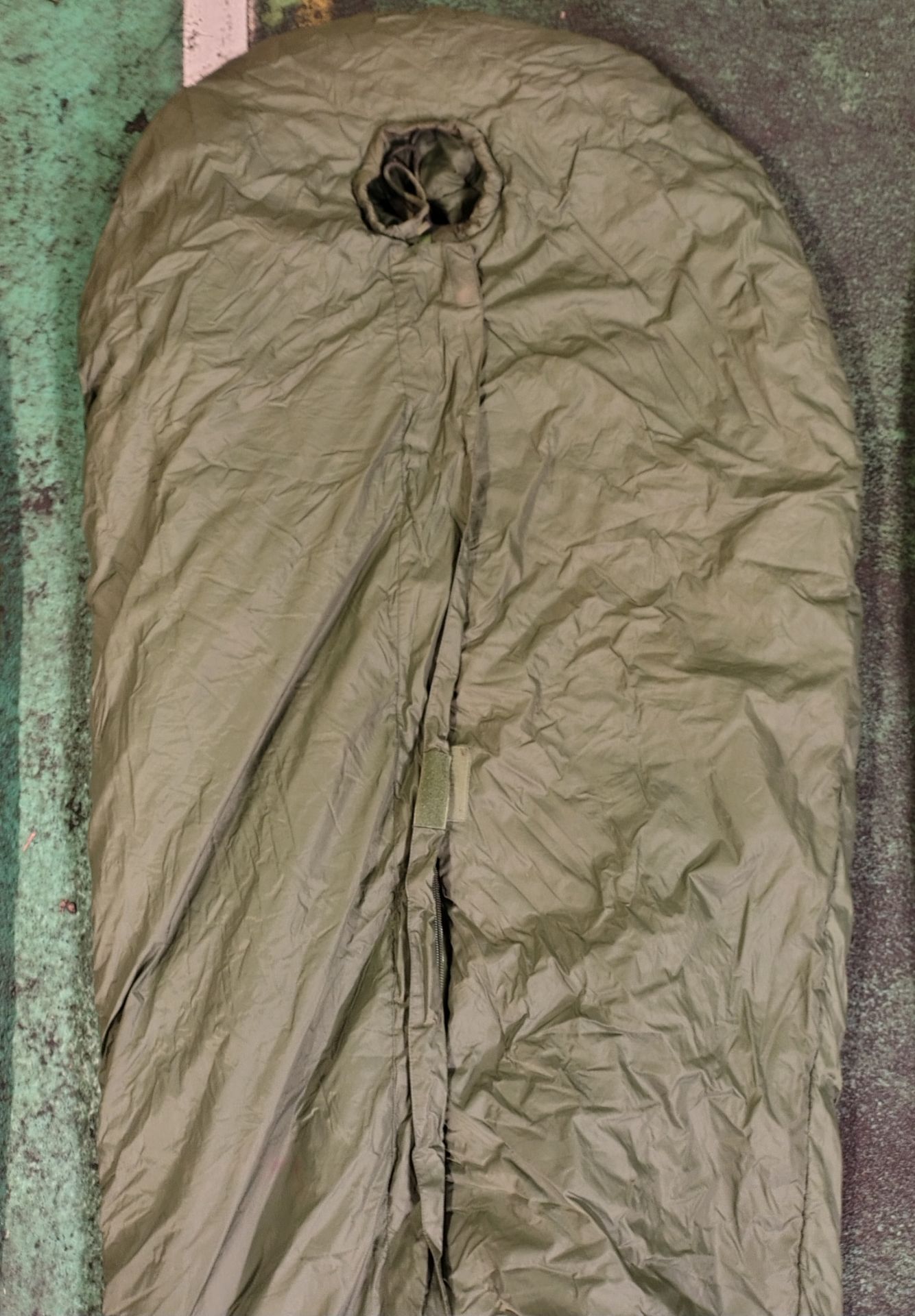 30x Medium weight sleeping bags - various types - may include arctic - Image 7 of 12