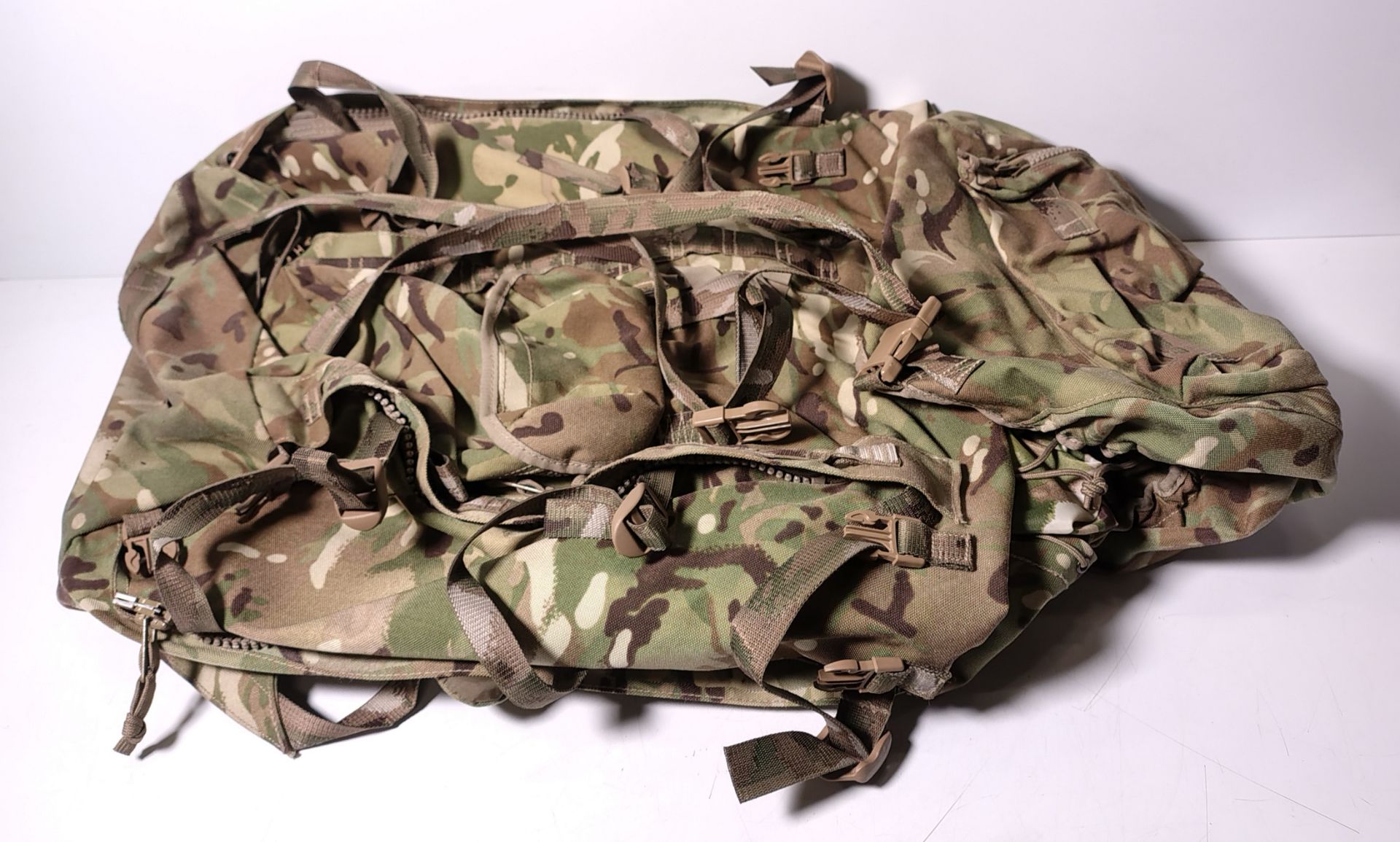 12x British Army DPM long convoluted rucksacks - Image 9 of 10