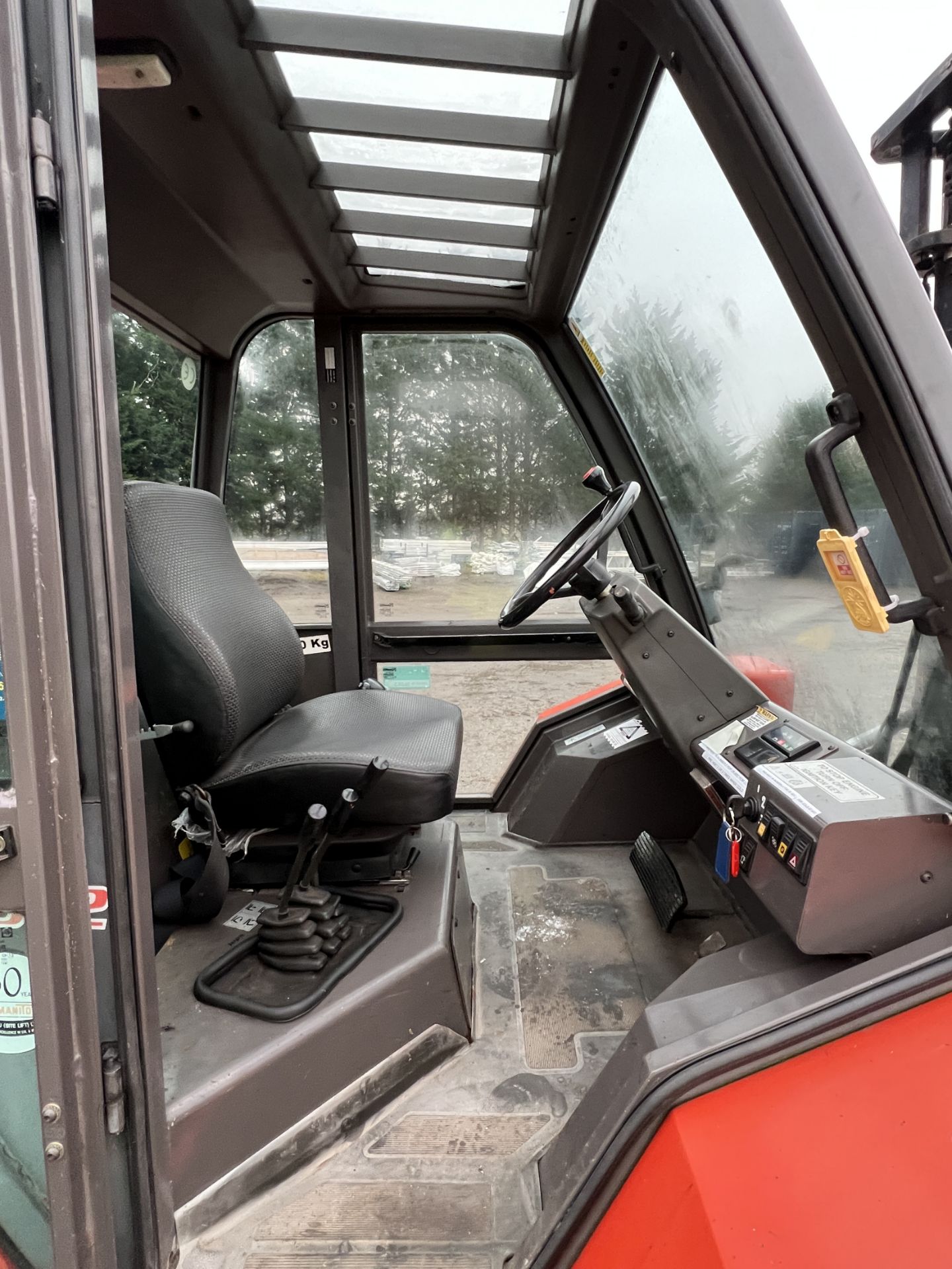 Manitou M26-2 rough terrain forklift - 2002 model - 2560 hours - full details in the description - Image 21 of 31