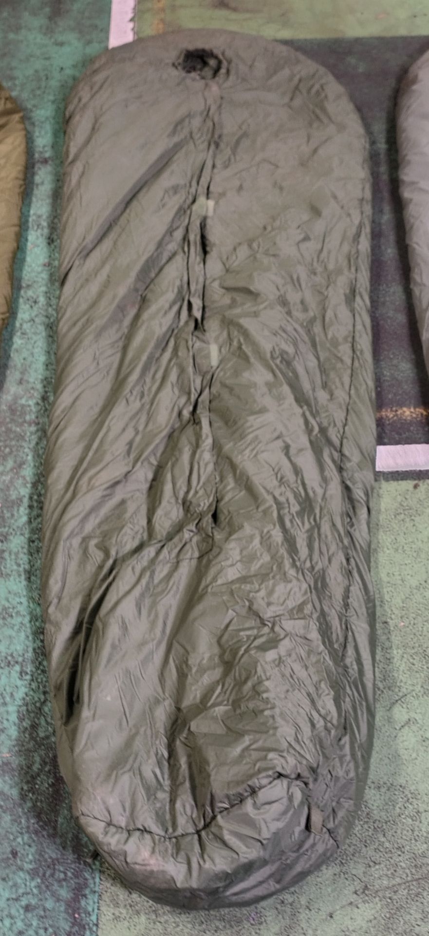 30x Medium weight sleeping bags - various types - may include arctic - Image 5 of 12
