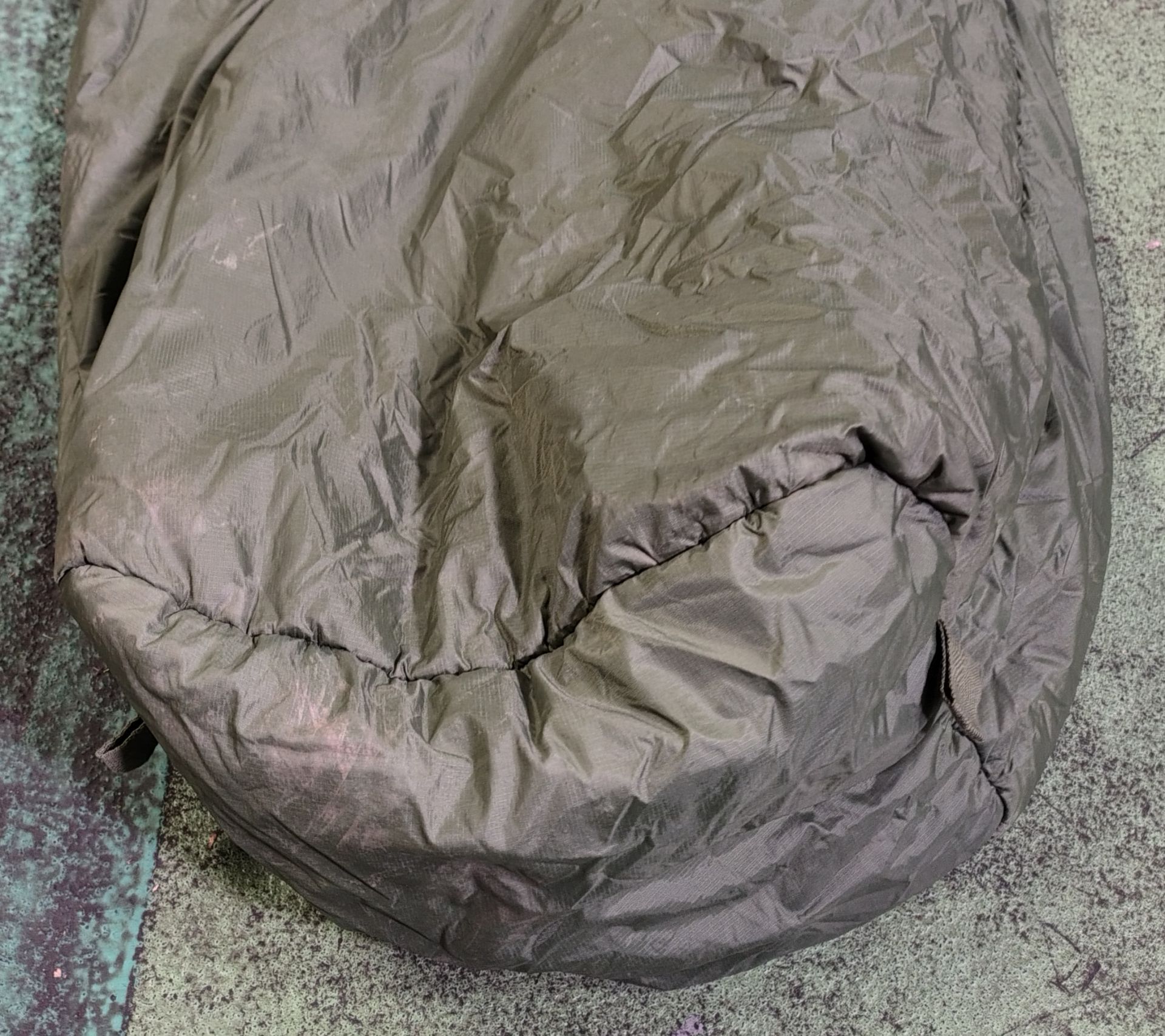 30x Medium weight sleeping bags - various types - may include arctic - Image 6 of 12