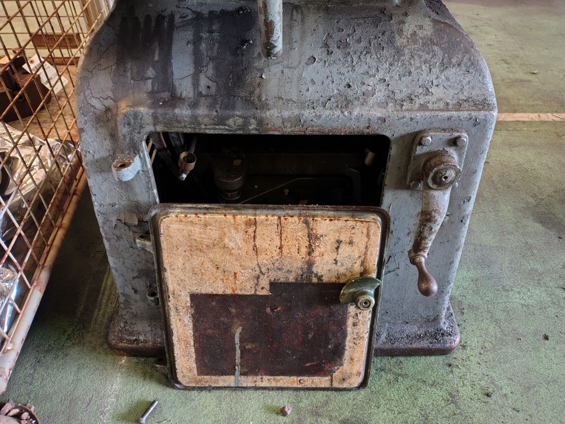 South bend lathe - 415V - this has been tested and does power up - L 2350 x D 600 x H 1250mm - Image 3 of 19