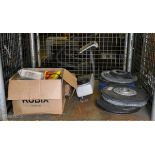 Mixed electric floor polisher/scrubbing pads, quick release tank and Karcher accessories