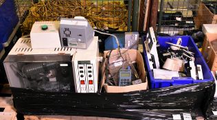 1x pallet of laboratory equipment - to inc. digital balances an meters - full details in the desc.