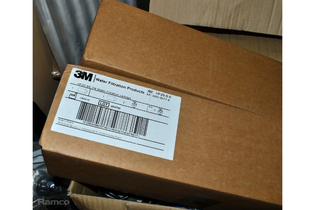Mixed goods inc. storage containers, mop handles & catering parts - full details in the description - Image 5 of 12