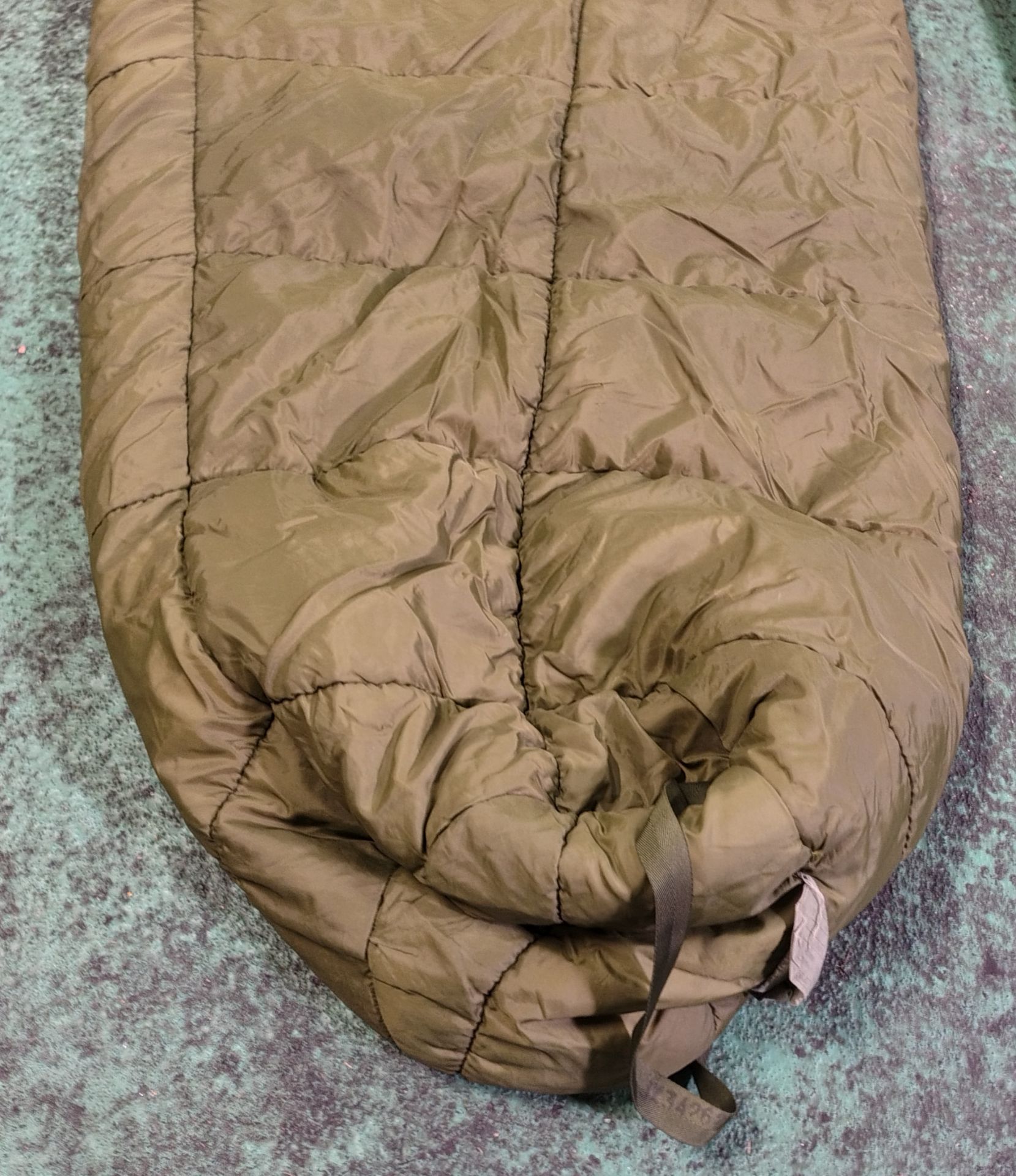 30x Medium weight sleeping bags - various types - may include arctic - Image 3 of 12