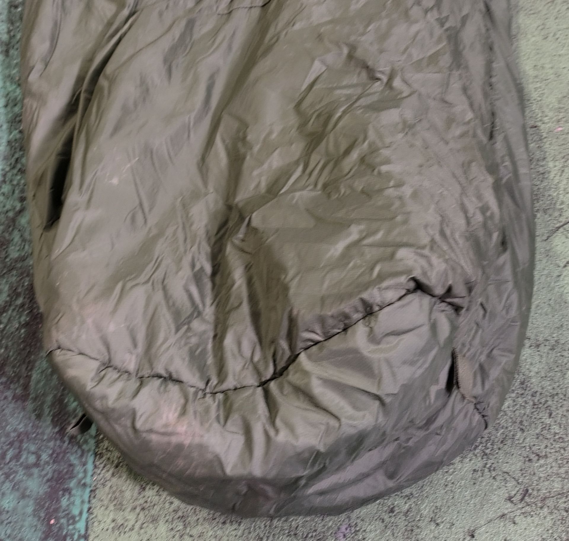 30x Medium weight sleeping bags - various types - may include arctic - Image 6 of 12