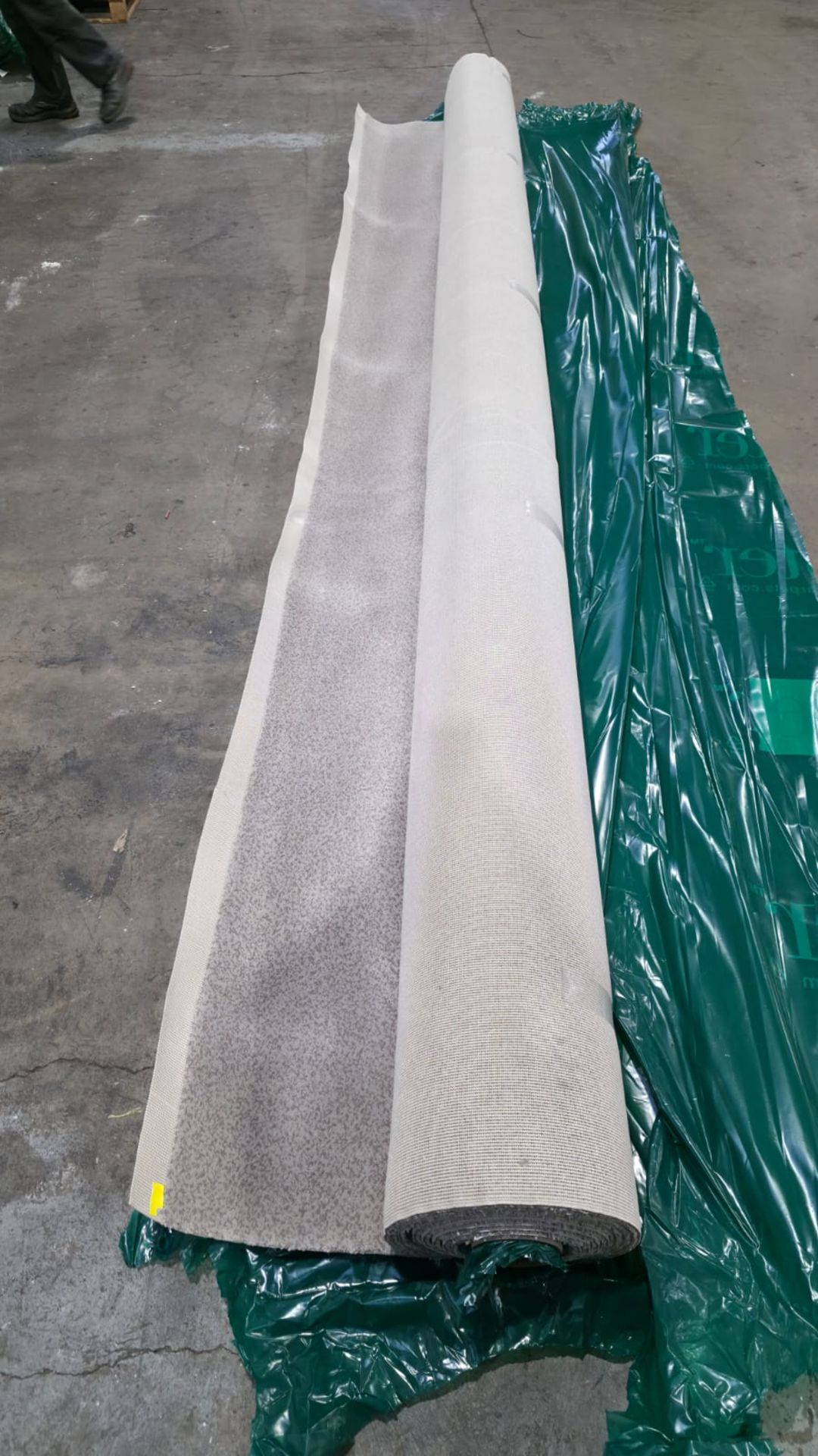 Ulster carpet - light grey with darker grey speckles - approx dimensions: L 6000 x W 4570mm - Image 6 of 9