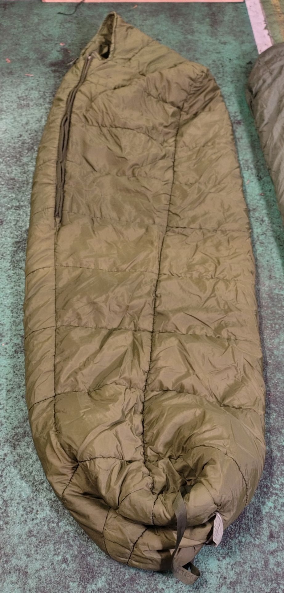 30x Medium weight sleeping bags - various types - may include arctic - Image 2 of 12