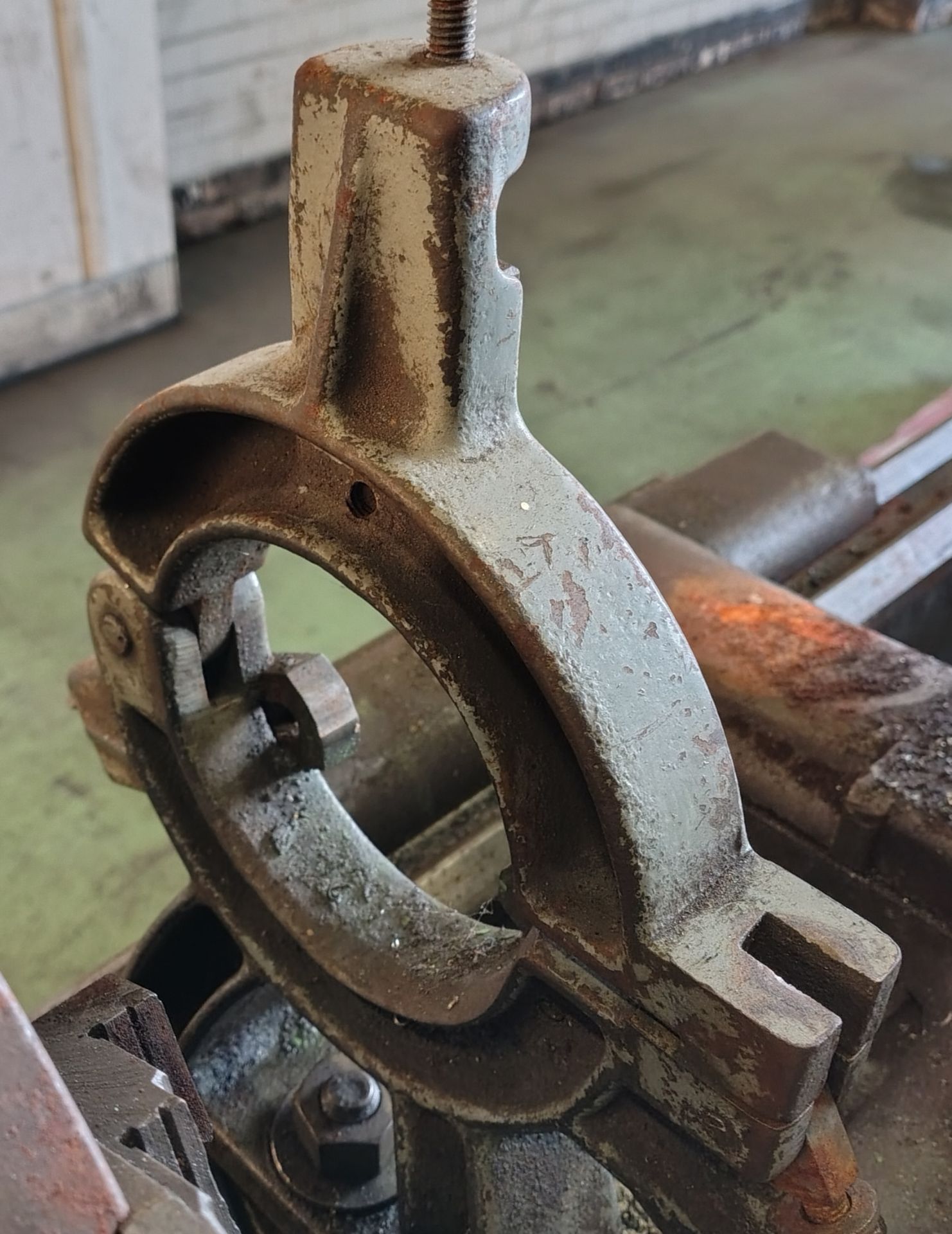South bend lathe - 415V - this has been tested and does power up - L 2350 x D 600 x H 1250mm - Image 8 of 19
