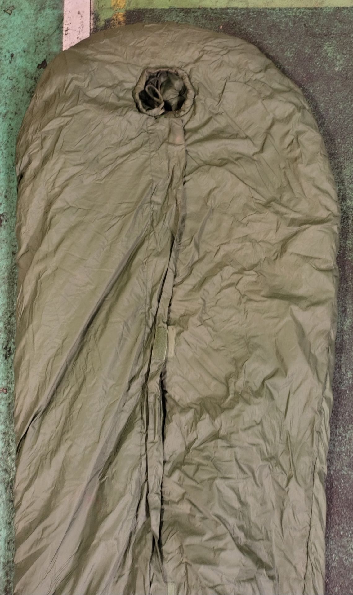 30x Medium weight sleeping bags - various types - may include arctic - Image 7 of 12