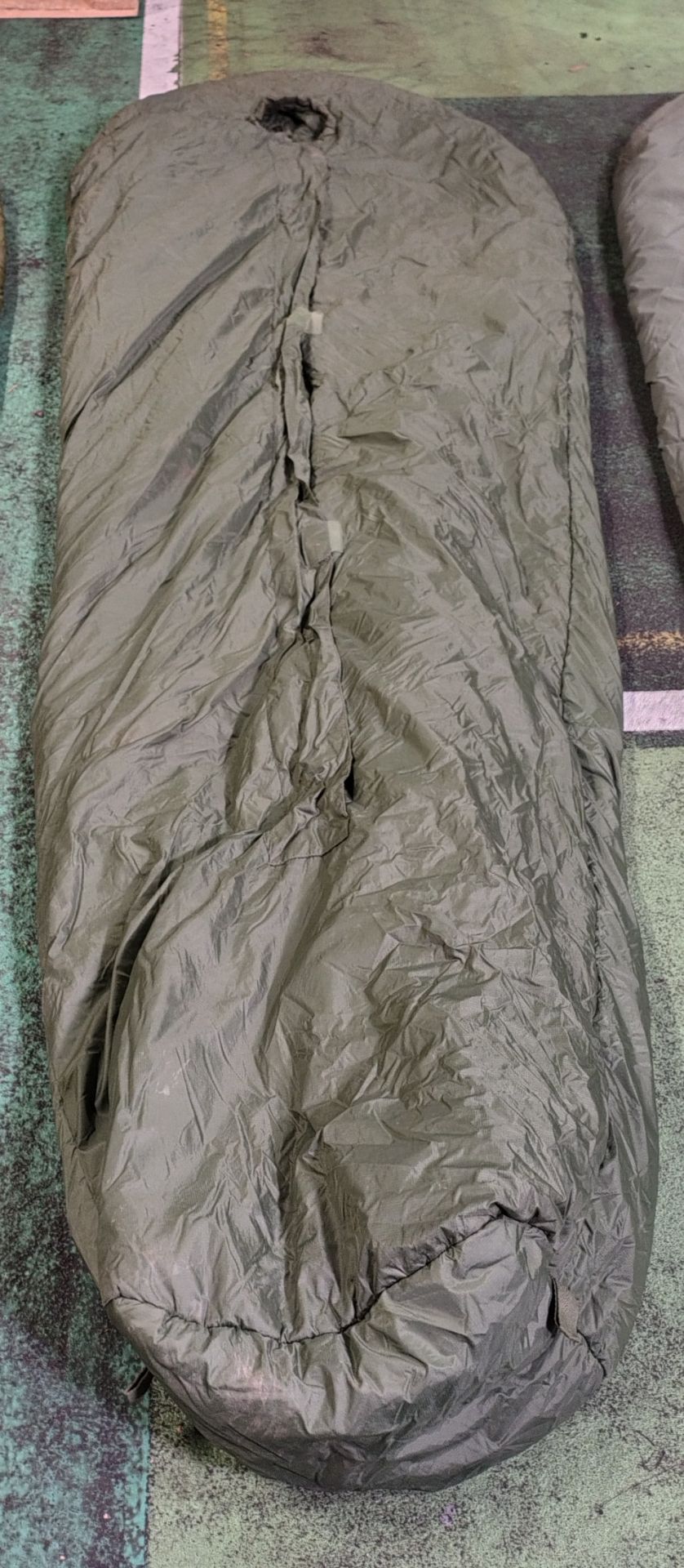 30x Medium weight sleeping bags - various types - may include arctic - Image 5 of 12