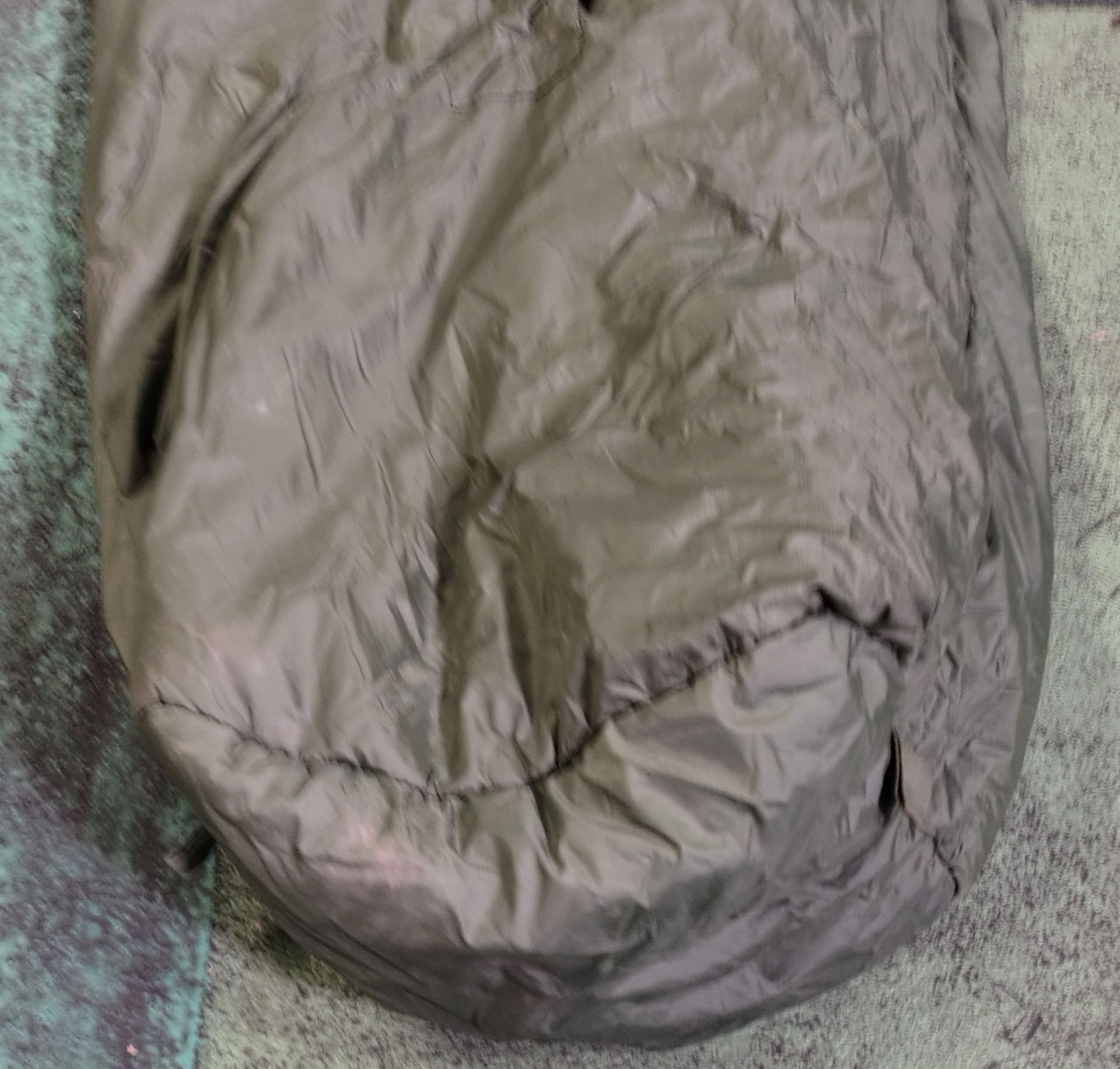 30x Medium weight sleeping bags - various types - may include arctic - Image 6 of 12