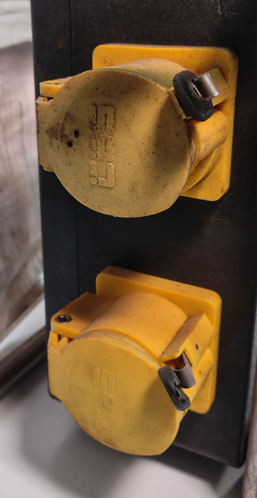 2x SA EQUIP PNSB110/15-4EX/STA - 110V 4 WAY EX. Splitter Units (STAHL) - Image 16 of 16