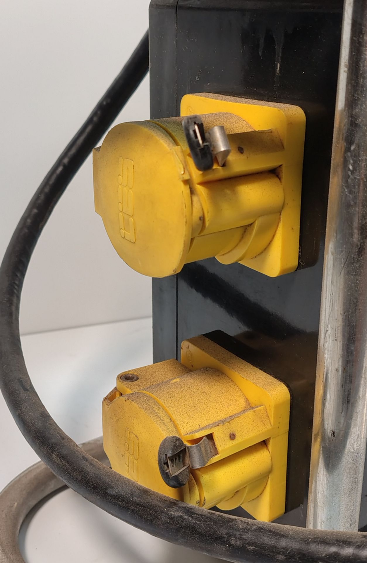 SA EQUIP PNSB110/15-4EX/STA - 110V 4 WAY EX. Splitter Unit (STAHL) - Image 2 of 5
