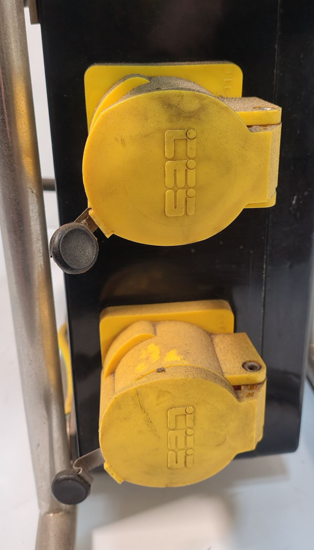 SA EQUIP PNSB110/15-4EX/STA - 110V 4 WAY EX. Splitter Unit (STAHL) - Image 5 of 5