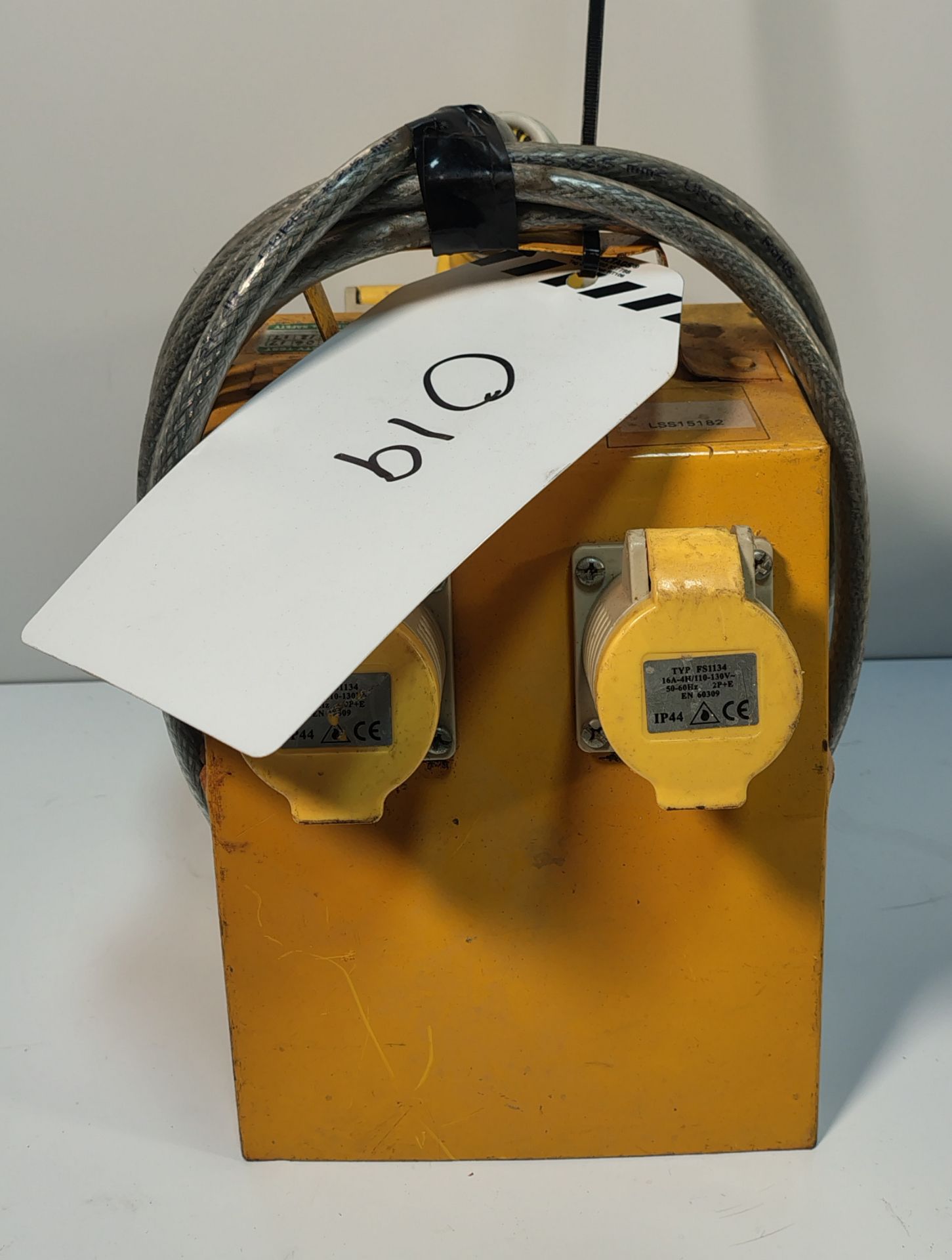 5x DEFENDER CEEFORM - 110V 16A 4 WAY Splitter Units - Image 5 of 14