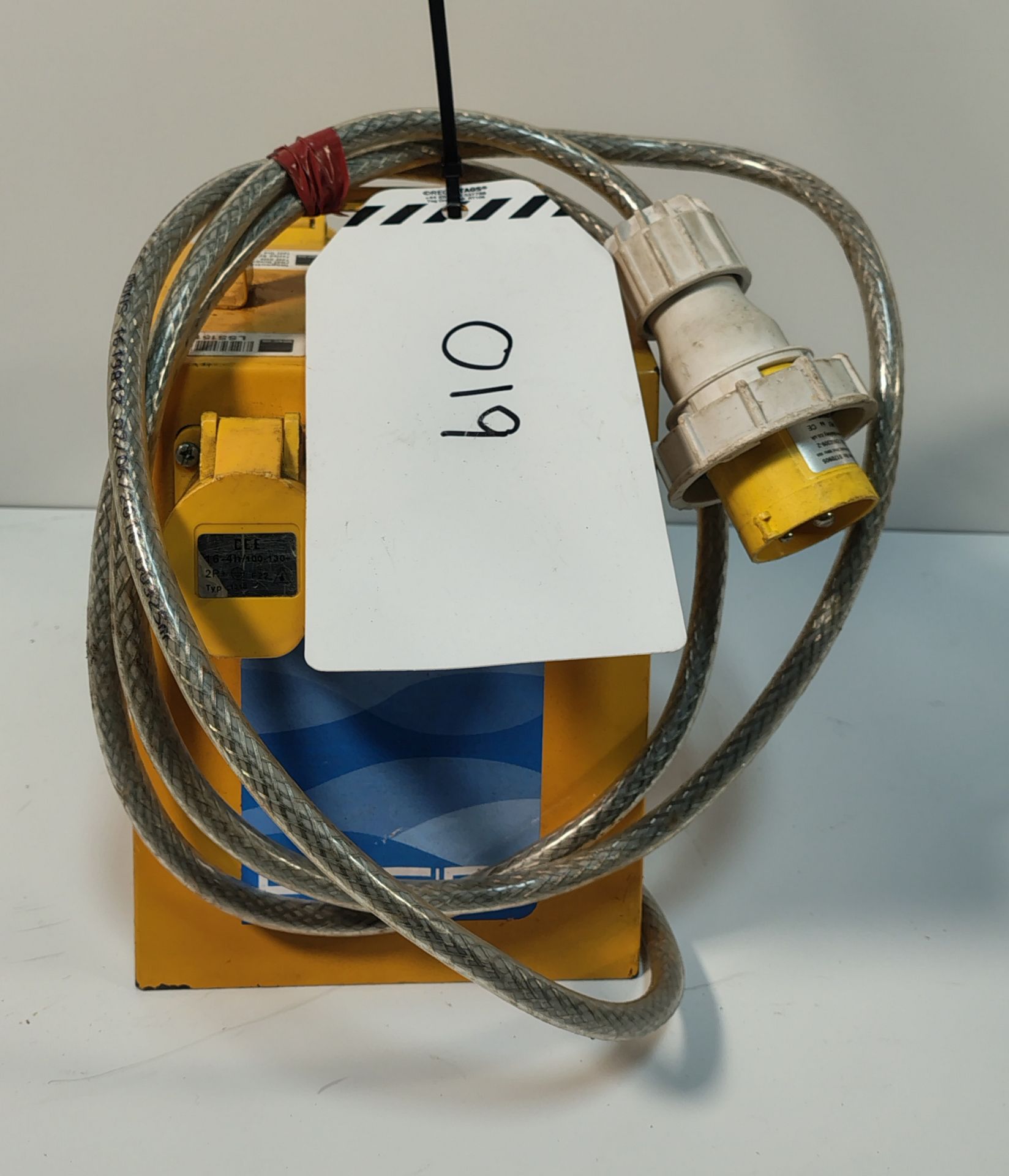 5x DEFENDER CEEFORM - 110V 16A 4 WAY Splitter Units - Image 12 of 14