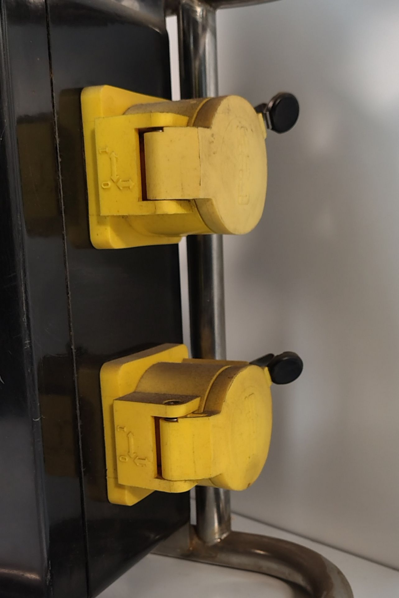 2x SA EQUIP PNSB110/15-4EX/STA - 110V 4 WAY EX. Splitter Units (STAHL) - Image 12 of 12